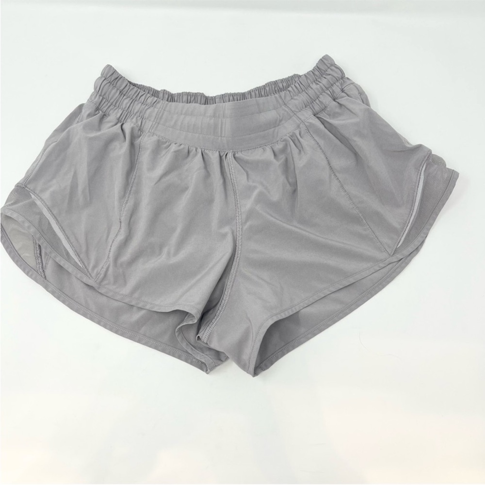 Lululemon hotty hot gray shorts size 6
Excellent preowned Condition